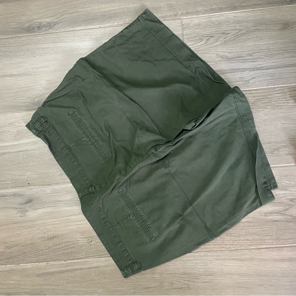 Old navy everyday shorts. 5” inseam